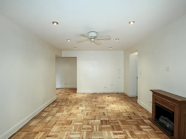 75-10 Yellowston Boulevard image 5 of 22