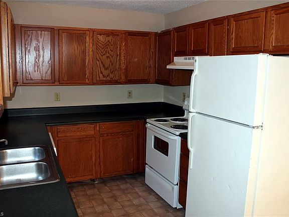 5th image of 1304 W Florida St