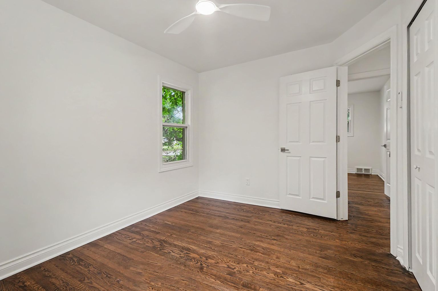 23051 Majestic St, photo 18