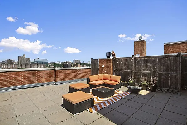 Sold by Stribling | media 7