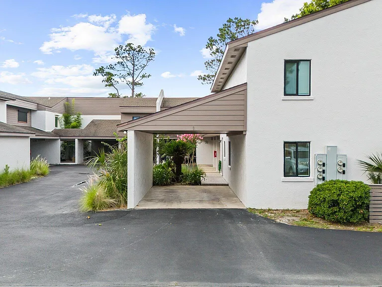 6901 N Lagoon Dr #1 — Photo 3