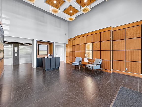 5th image of 4759 Valley Dr #501