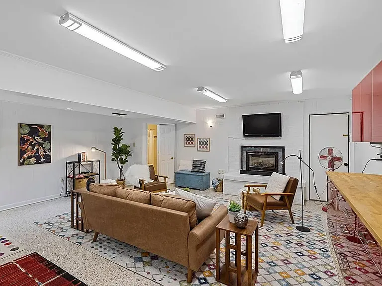 55 Cranesway Dr #1 — Photo 1