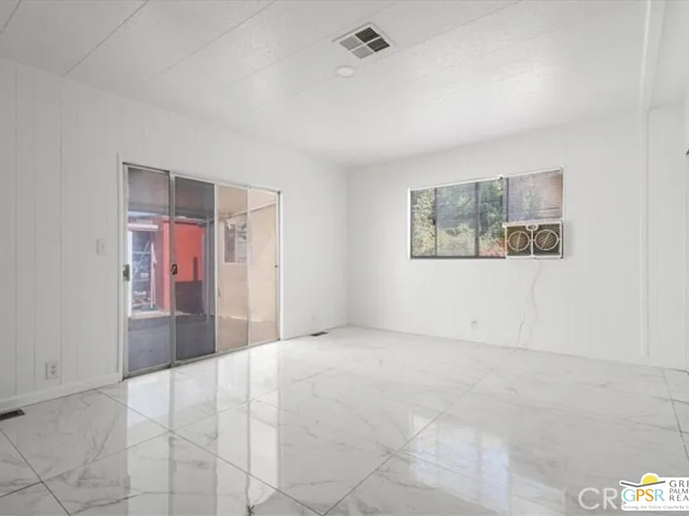 38 N Paseo Laredo — Photo 8