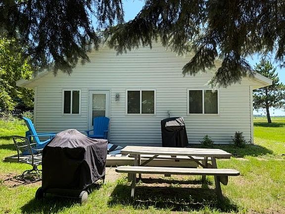 2nd image of 45163 Lamplight Dr