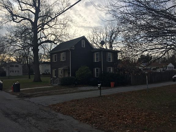 2nd image of 16 Chestnut St