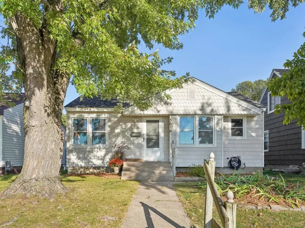 3616 Regent Ave N, Robbinsdale, MN 55422