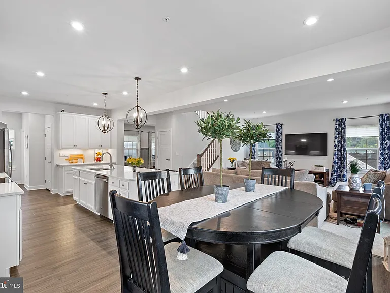 8378 Legacy Cir — Photo 11