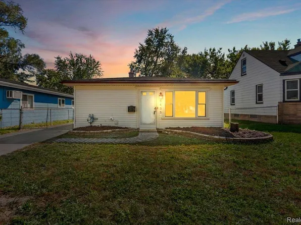 25455 Hanover St, Dearborn Heights, MI 48125