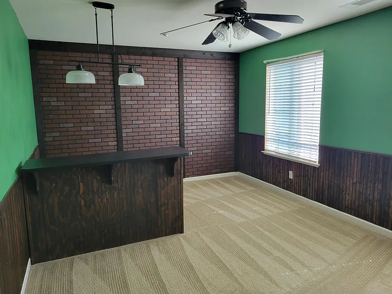 385 Roundhill Dr — Photo 13