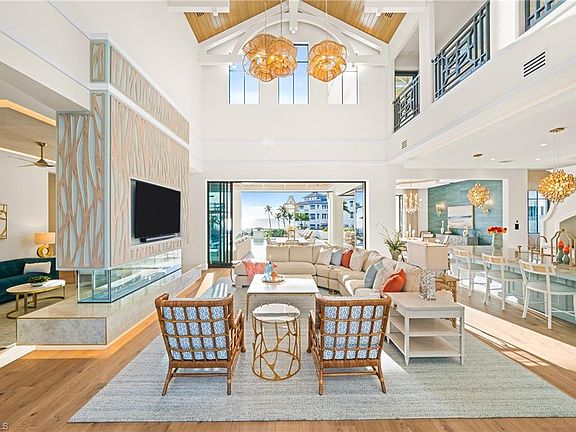 3rd image of 99 Saint Lucia LN