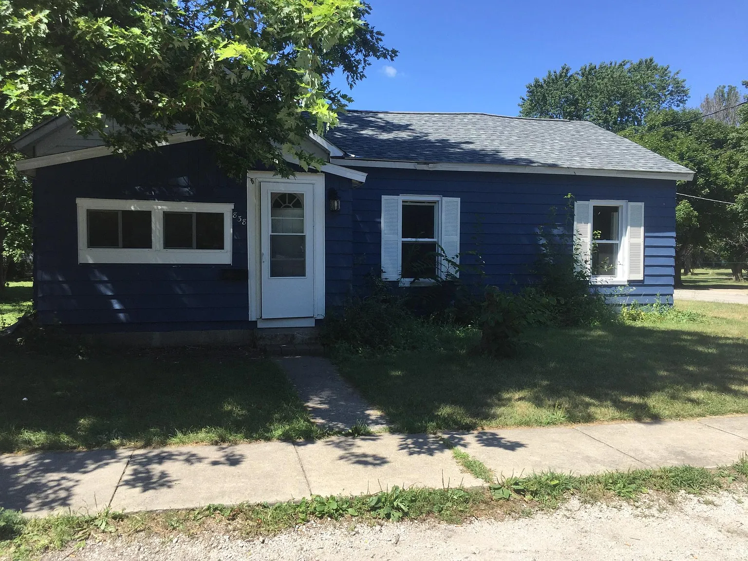 838 Lincoln St photo 1