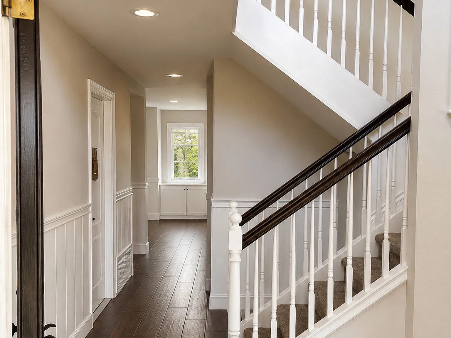5 bed, 3.5 bath, 2614 sqft, $6,600 — Photo 2