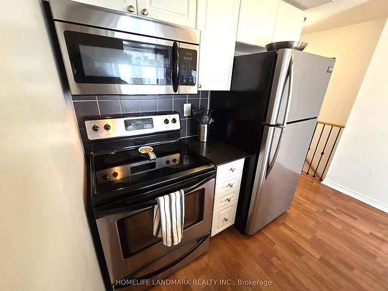 74 Munro St #2 — Photo 4