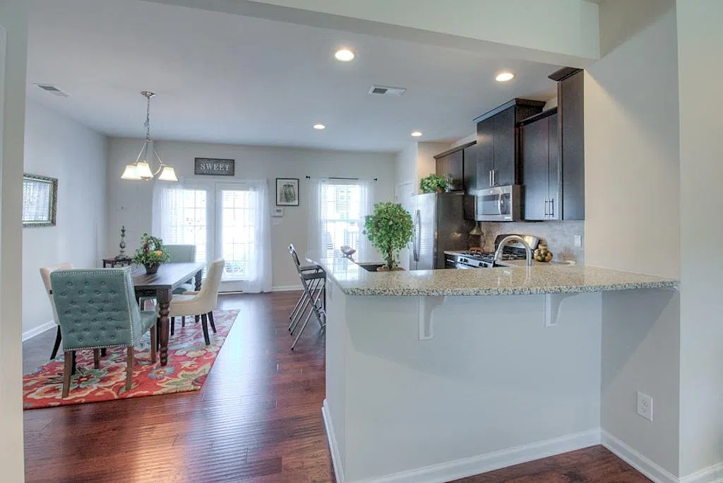 4 bed, 3.5 bath, 1820 sqft, $2,400 — Photo 4