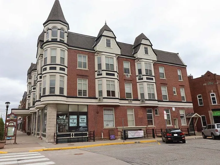 204 E Main St — Photo 7