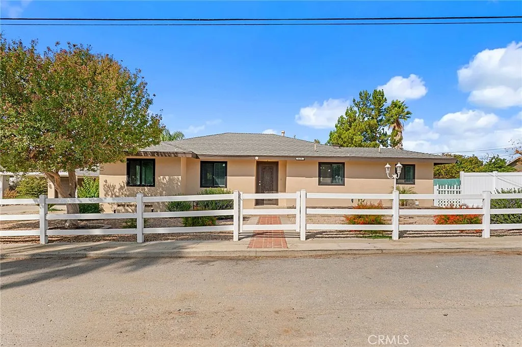 3 bed, 1523 sqft, $4,350 — Photo 2
