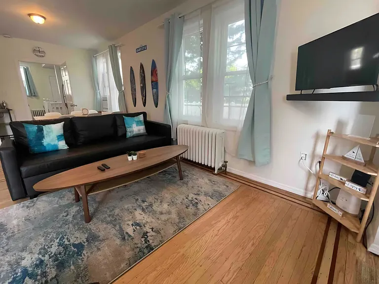 3915 Winchester Ave — Photo 1