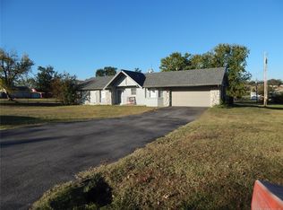 12010 Sunset Ln, Sapulpa, OK 74066