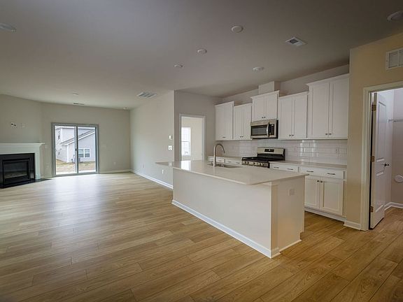 5th image of 1709 Heron Ct