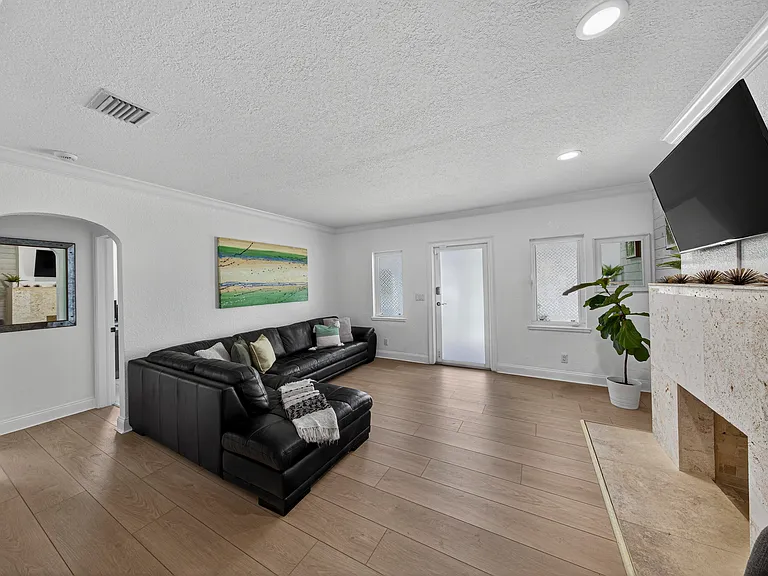 510 NE 8th Ave — Photo 30