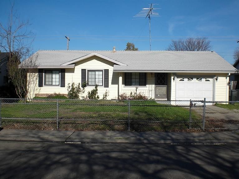 1st image of 3637 Plymouth Dr