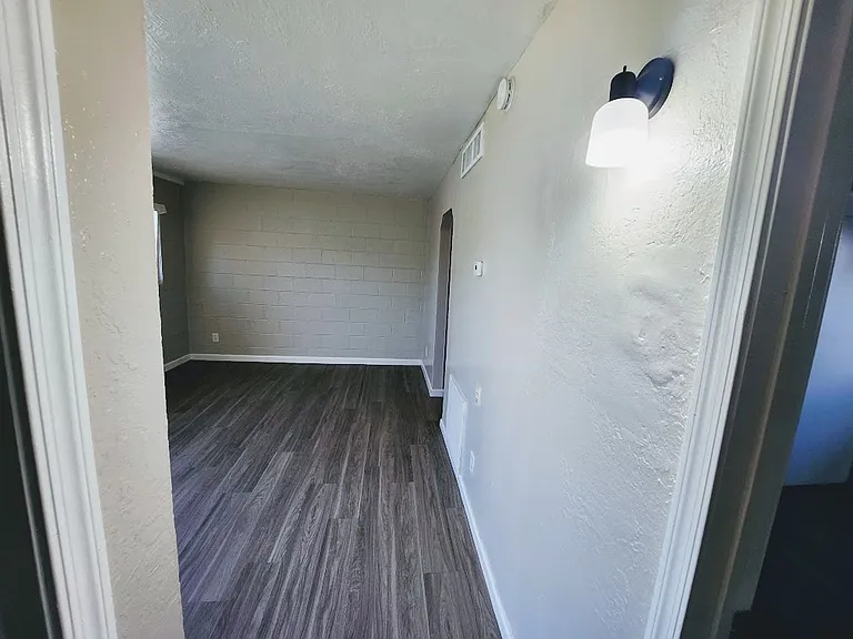 1709 N 25th Pl — Photo 18