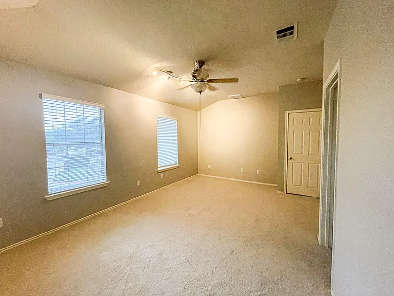 16100 Great Oaks Dr #3901 — Photo 12