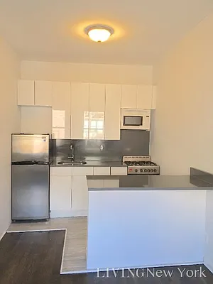 Rented by Living New York | media 30