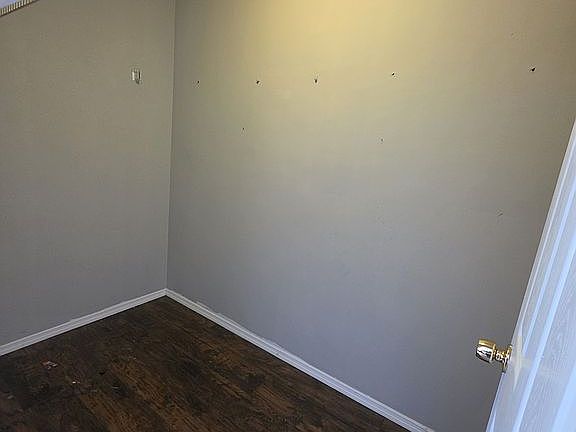 4th image of 120 Oak St