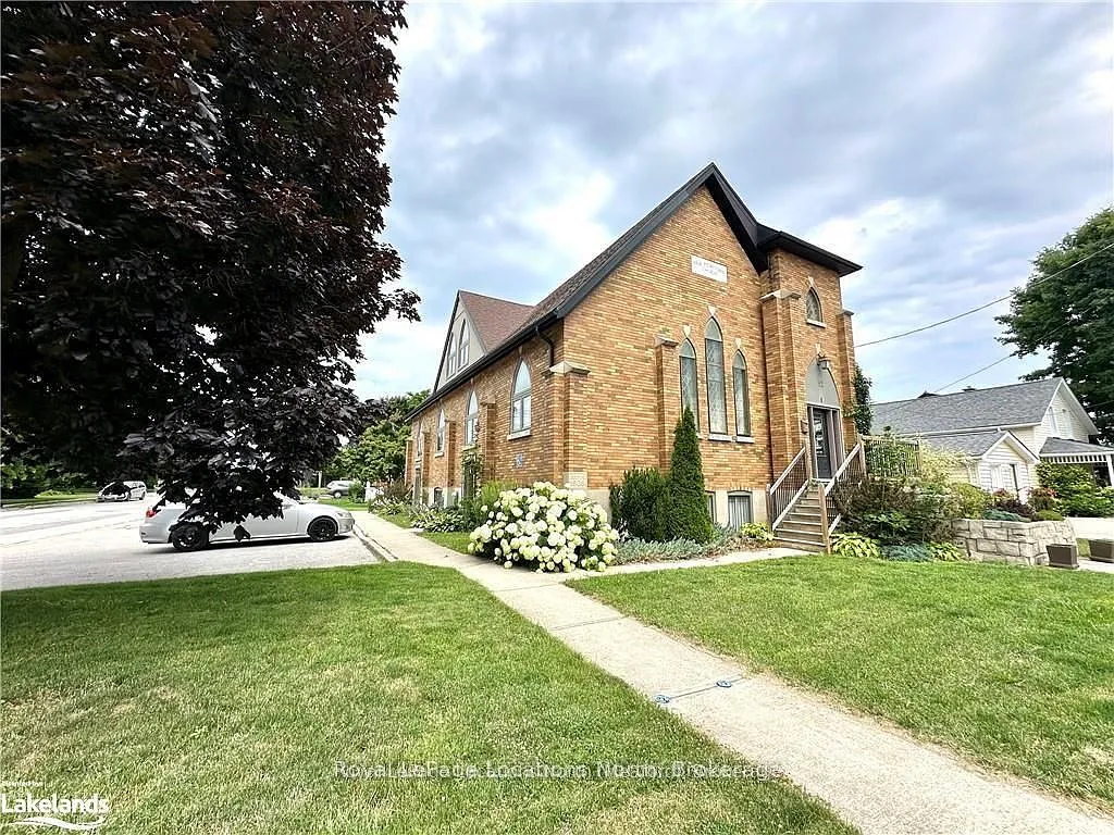 2 bed, $2,300 — Photo 3