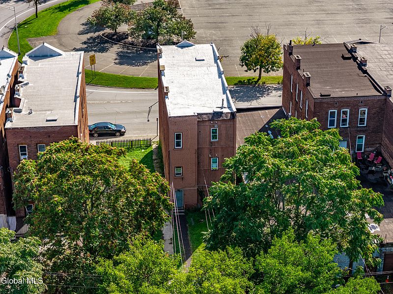 5th image of 2531 6th Avenue