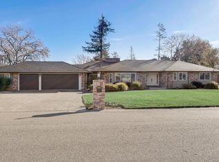 304 Oak Tree Dr, Santa Rosa, CA 95401