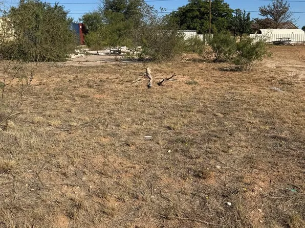 208 N Avenue U, Snyder, TX 79549