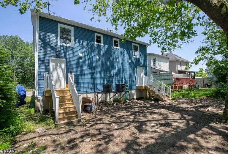 372 E Blackwell St — Photo 14