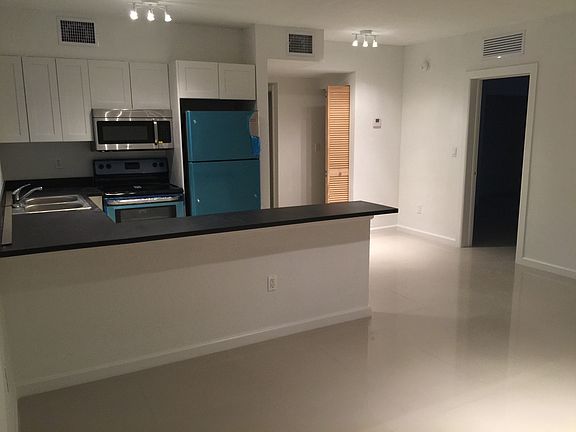 4th image of 8035 Crespi Blvd APT 5