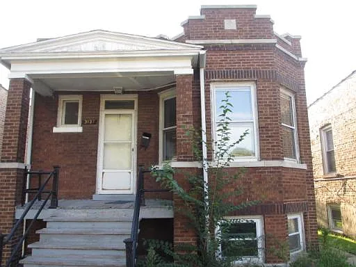 3137 S Springfield Ave photo 1