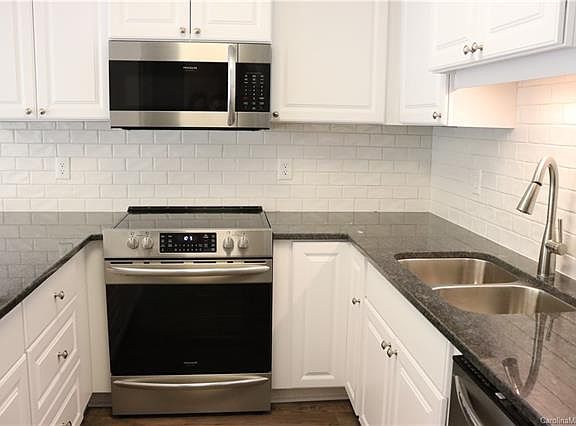 5th image of 2719 Hillmont Dr