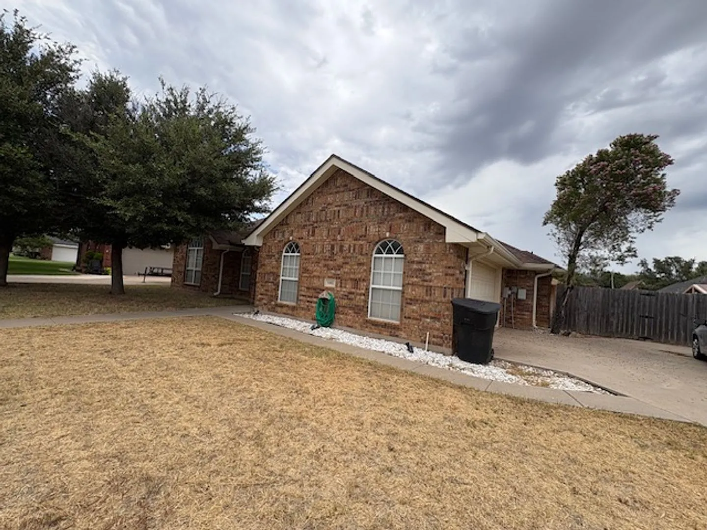 5402 Willow View — Photo 2
