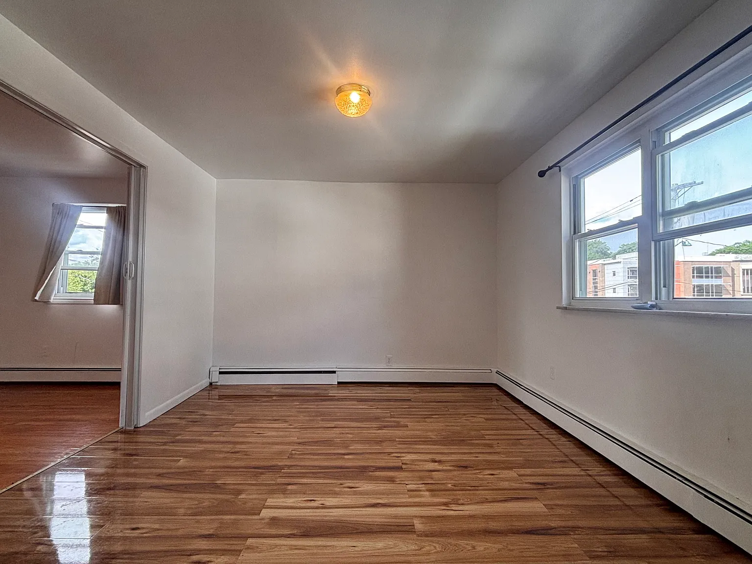 2 bed, 1300 sqft, $2,300 — Photo 2