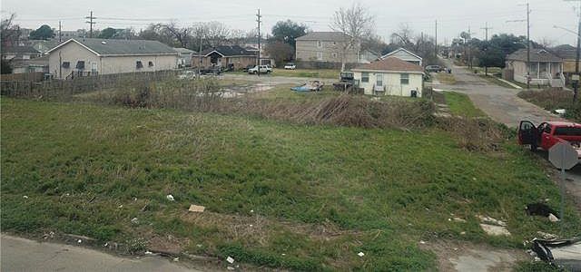 1st image of 2340 France St