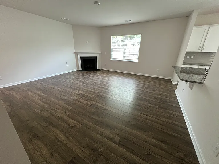 2020 Navarro Rd — Photo 6