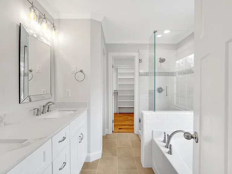 1210 Mendenhall Ct — Photo 17
