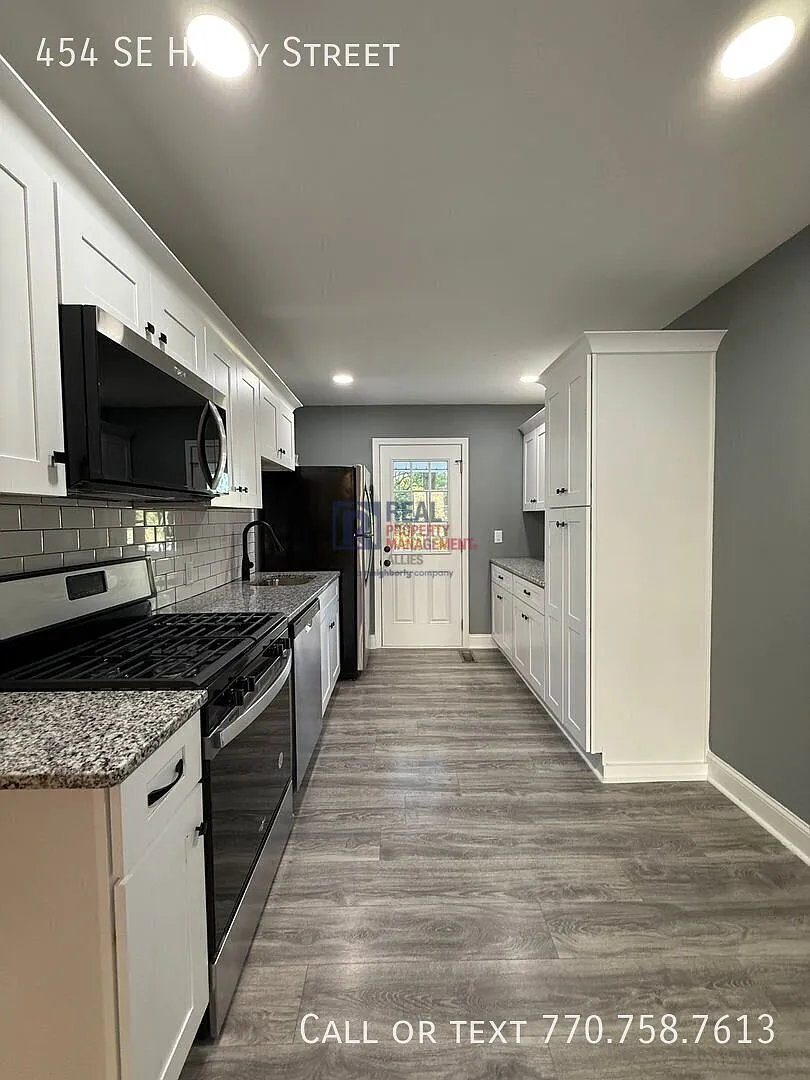 2 bed, 1.0 bath, 700 sqft, $1,695 — Photo 4