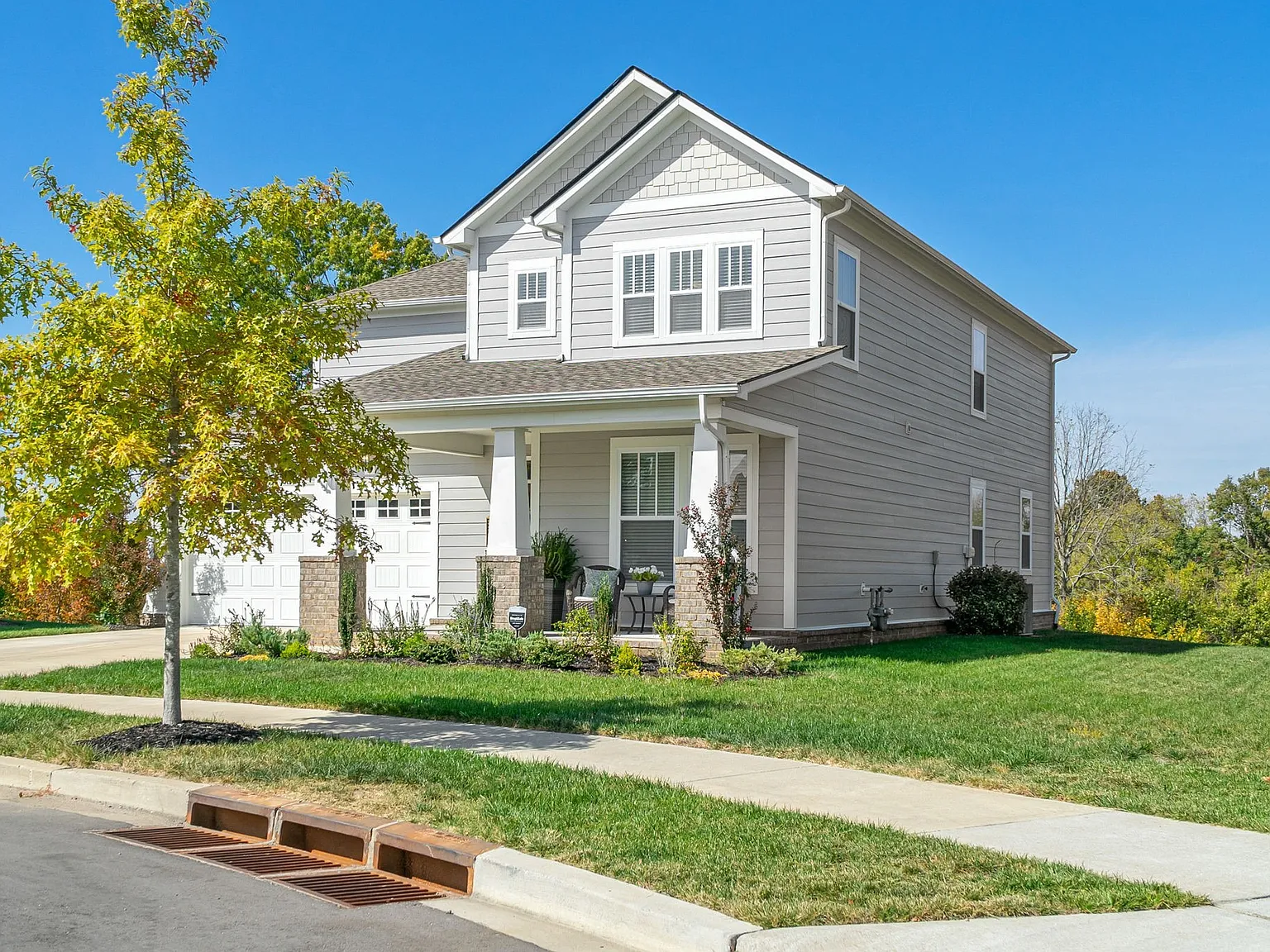 4 bed, 3.0 bath, 3005 sqft, $3,950 — Photo 3