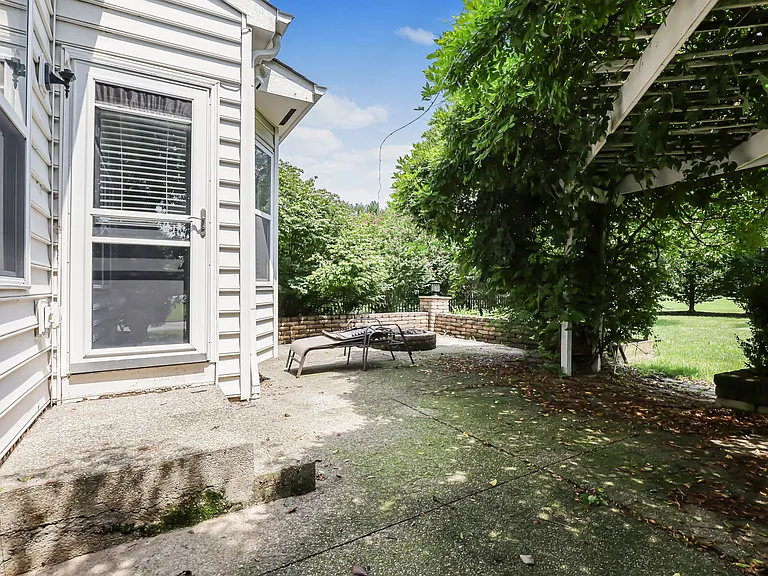 4392 Greensbury Dr — Photo 64
