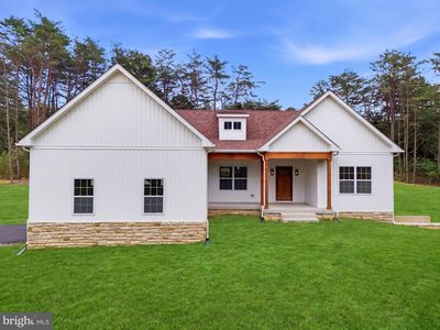 42 Spruce Ln, Berkeley Springs, WV, 25411