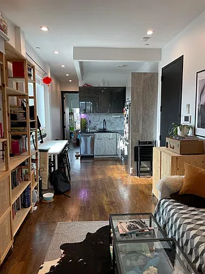 Rented by Loom Capital Group Inc. | media 16