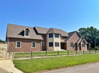 417 E 9th St, Pittsburg, KS 66762