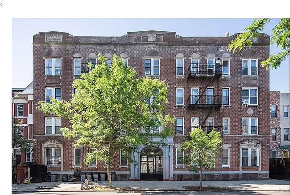 Rented by Platinum Properties | media 9